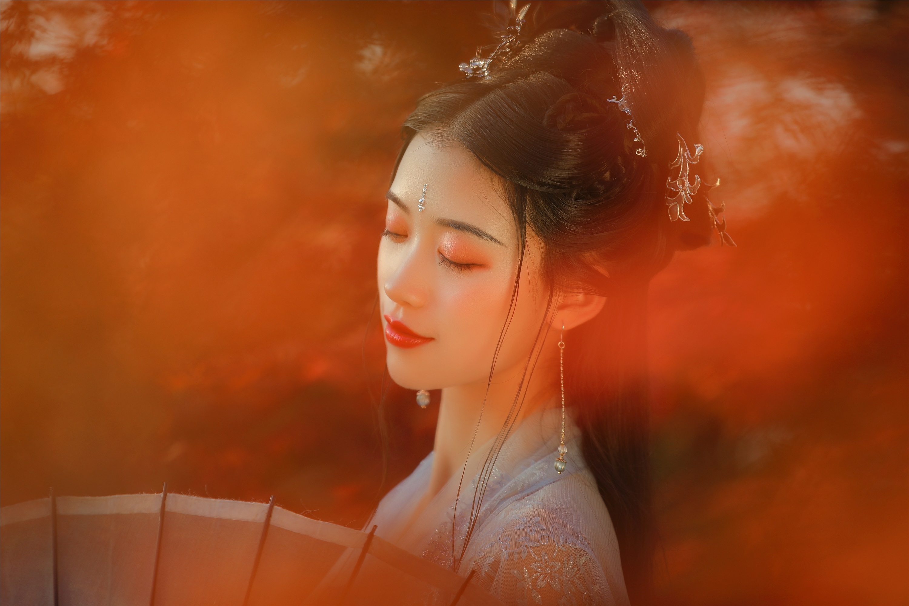 YITUYU艺图语 2021.08.23 秋枫萧瑟 吉祥祥